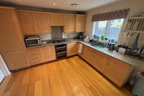 Kitchen 4.jpg
