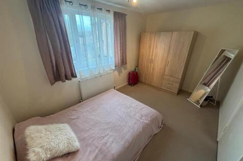 Master Bedroom 1.jpg