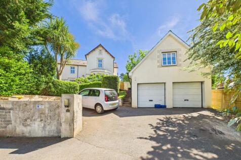 Main residence and detached annexe driveway