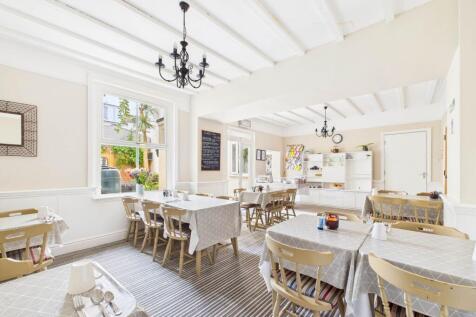 Guest dining room