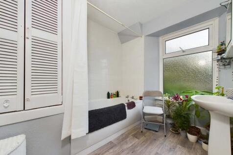 FLAT 1
