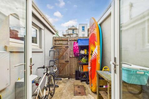 Owners¿ accommodation - courtyard