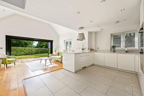 Kitchen to Lounge.jpg