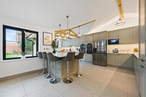 Kitchen (2).jpg