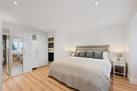 Master Bedroom.jpg