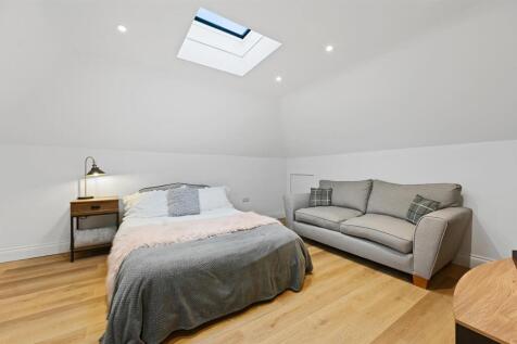 Bedroom 5.jpg