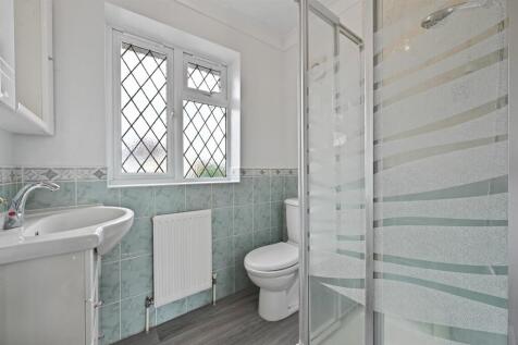 Ensuite 2.jpg