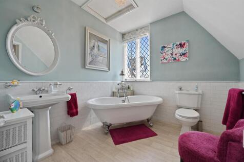 Bathroom.jpg