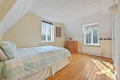 Bedroom 4.jpg
