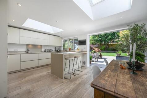 Dining - Kitchen (2).jpg