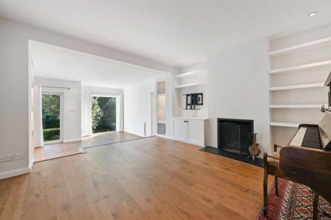 Lounge (with fireplace).jpg
