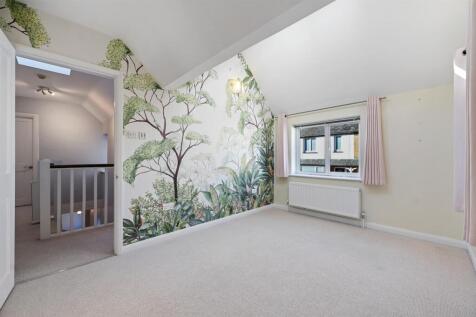 Bedroom 4.jpg