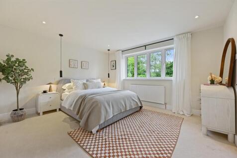 Master Bedroom.jpg