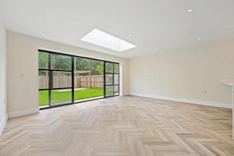 Family Room (2).jpg