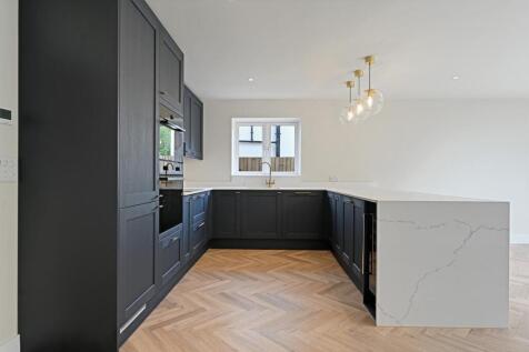 Kitchen (2).jpg