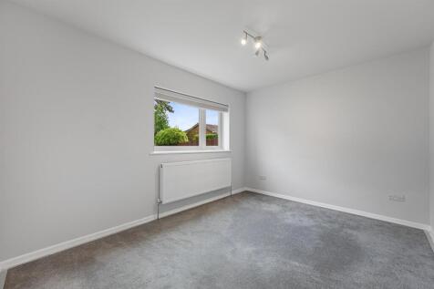 Bedroom 1.jpg
