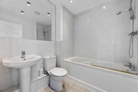 Main Bathroom.jpg