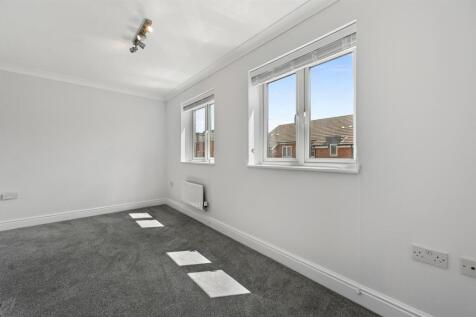 Bedroom 2 (2).jpg