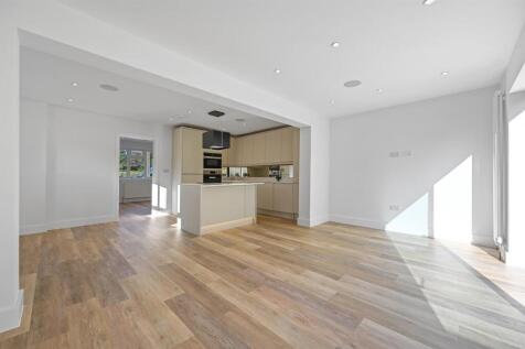 Family Room (2).jpg