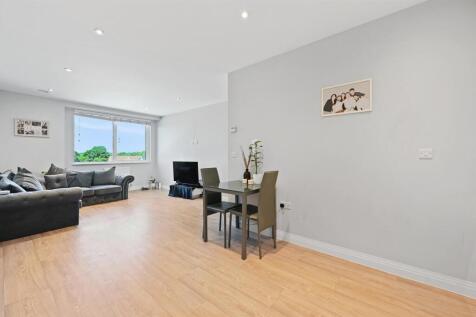 Lounge to Dining Room.jpg