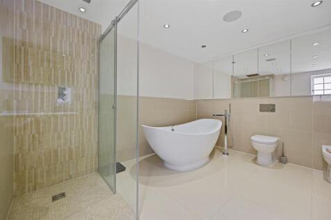 Master Ensuite.jpg