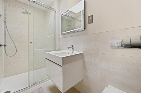 Ensuite (1).jpg