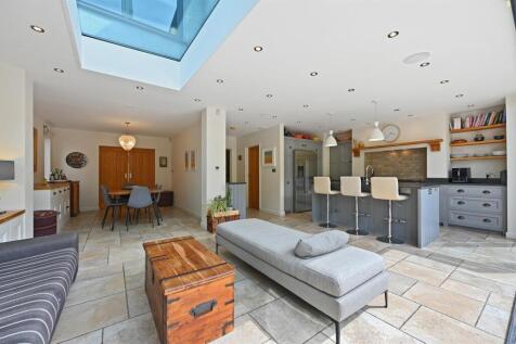 Family Room.jpg