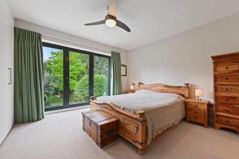 Master Bedroom.jpg