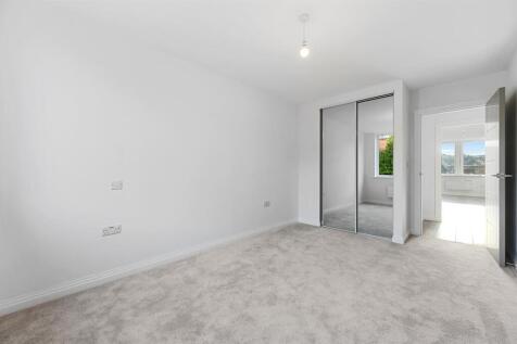Master Bedroom (2).jpg