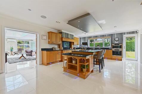 Kitchen (2).jpg