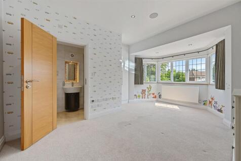 Bedroom 4.jpg