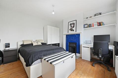 Bedroom 3 (2).jpg