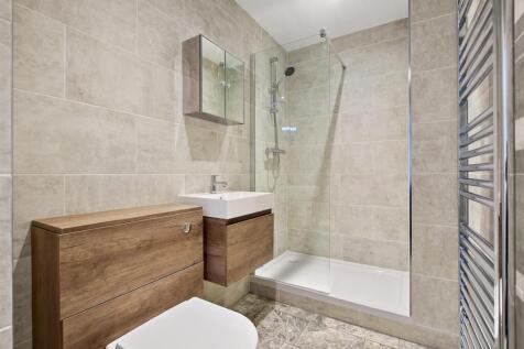 Ensuite to Master Bedroom
