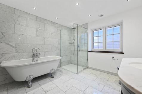 Master Bedroom Ensuite.jpg