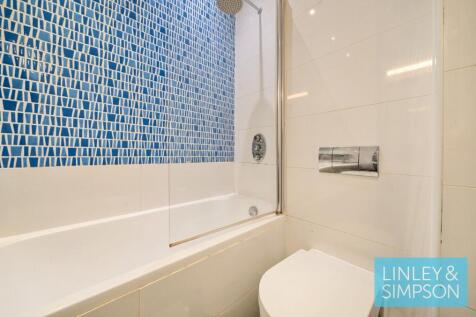 Apt 2 - Bathroom