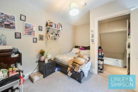 Apt 2 - Bedroom 2