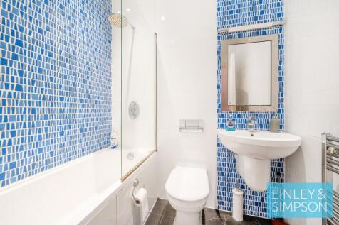 Apt 3 - Bathroom