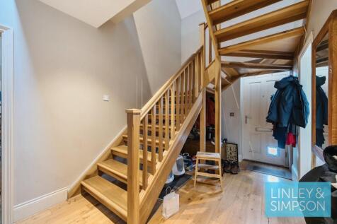 Apt 6 - Staircase