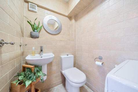 Guest Wc/Shower