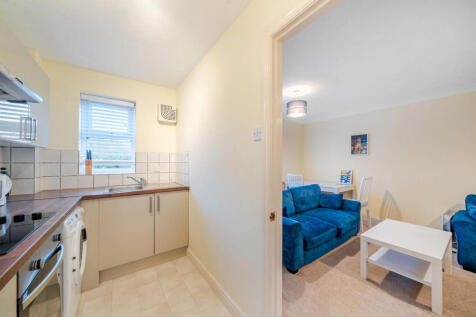 1385739-6-6929c1b...