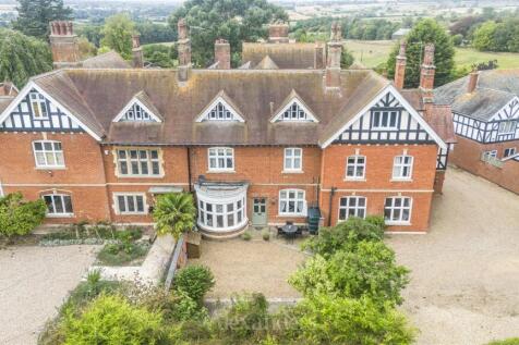 2 pinfold drone shots_-11.jpg