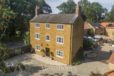 Cranyke farm house drone shots_.jpg