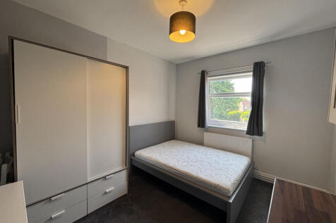 Double room with en suite in HMO