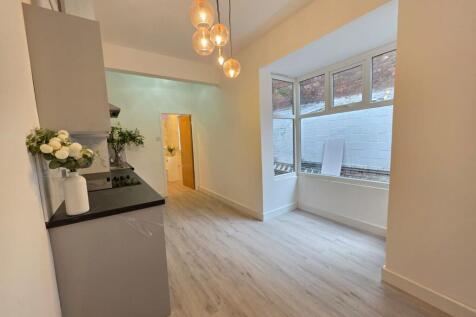 Two bedroom downstairs flat