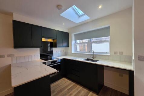 2 bed New Build Maisonette