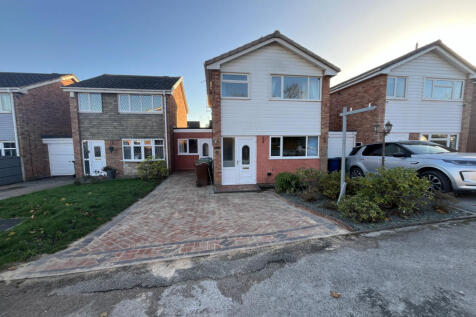 4 bed link detached