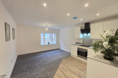 Two bed Top-floor maisonette