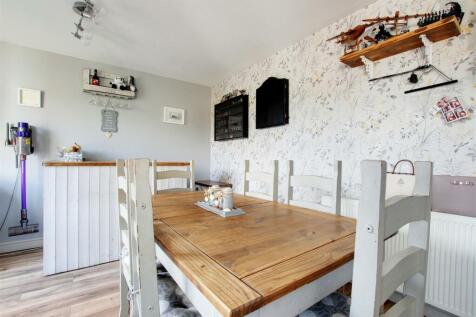Kitchen/Dining Area