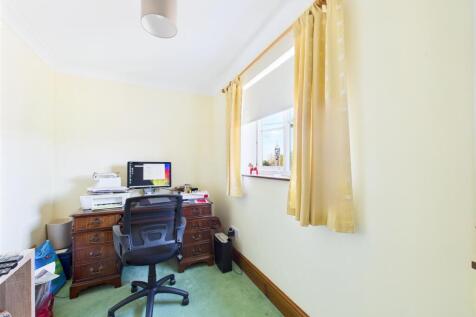 Bedroom 4/Office