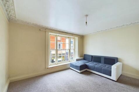 Flat 1 Studio Bedroom/Living